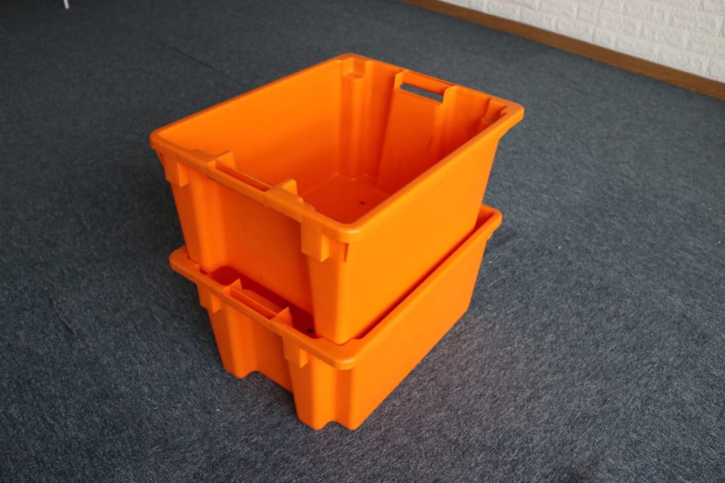 nested and stacked containers 5325 Plastic containers supplier