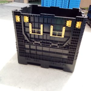 Pallet storage bins foldable