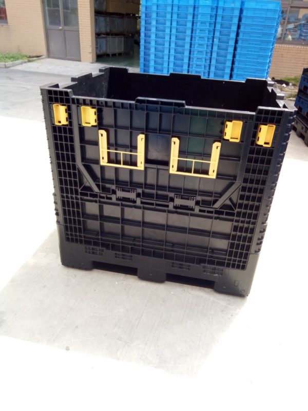 Pallet storage bins foldable